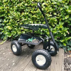 AXI AG22 Siège De Jardin Sur Roues En Noir - Tabouret Pour Jardinier Avec Bac De Rangement - Chariot Pour Le Jardinage En Métal Avec Charge Max. 150 Kg -Jardin Meubles Magasin 1200x1200 1292