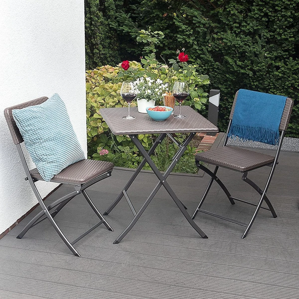 Table D'appoint En Marron - Table De Jardin Aspect Rotin (carré), Idéale Comme Table De Bistrot Pour Jardin, Terrasse Et Balcon, Table En Plastique Avec Cadre En Acier, Pliable Et Résistante Aux Intempéries 4 Table D'appoint En Marron - Table De Jardin Aspect Rotin (carré), Idéale Comme Table De Bistrot Pour Jardin, Terrasse Et Balcon, Table En Plastique Avec Cadre En Acier, Pliable Et Résistante Aux Intempéries – Image 4