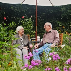 Relaxdays Table De Jardin Avec Parsol - Table De Balcon - Table De Bistrot - Table D'extérieur 70 Cm - Noir -Jardin Meubles Magasin 1200x1200 1524