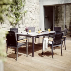 NATERIAL - Set De 4 Chaises De Jardin DORA Avec Accoudoirs - 4 X Chaises De Jardin - Empilables - Plastique Recyclé - Aluminium - Bois D'eucalyptus - Gris Foncé -Jardin Meubles Magasin 1200x1200 2441