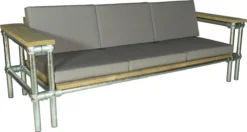 Meubles D' Outside | Bois D'échafaudage De Banc De Jardin Et Tube D'échafaudage Galvanisé | Canapé Trois Places | Ancien Look | Oreillers Gris | Banc De Jardin | Mobilier De Jardin