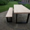 Table à Manger Industrielle Douglas Avec Base En U Noir Mat Pour Une Utilisation Intérieure Et Extérieure