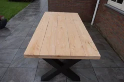 Table à Manger Industrielle Douglas 220cm Avec Structure En X Noir Mat Pour Usage Intérieur Et Extérieur