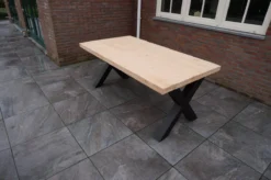 Table à Manger Industrielle Douglas Avec Structure En X Noir Mat Pour Une Utilisation Intérieure Et Extérieure -Jardin Meubles Magasin 1200x796 36