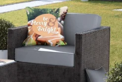 Coussins D'extérieur - Jardin - Citation Pour La Maison Pendant Noël 'Soyez Joyeux Et Lumineux' Sur Un Fond Avec Des Biscuits De Noël - 50x50 Cm -Jardin Meubles Magasin 1200x800 151