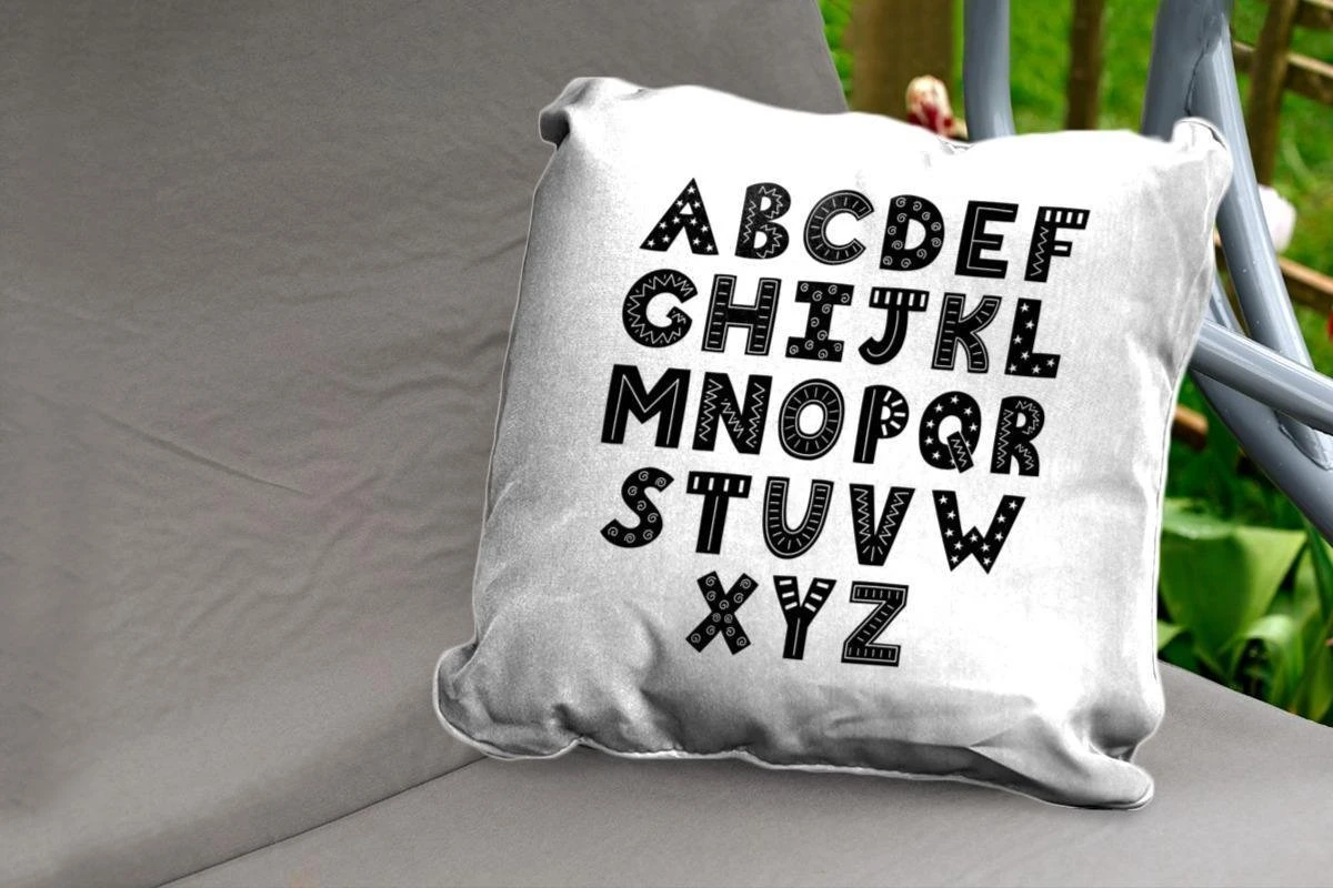 Coussins D'extérieur - Jardin - Illustration Alphabet Avec Lettres Décorées Et Noires - 60x60 Cm 2 Coussins D'extérieur - Jardin - Illustration Alphabet Avec Lettres Décorées Et Noires - 60x60 Cm – Image 2