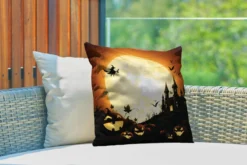 Coussins D'extérieur - Jardin - Une Illustration D'un Château Avec Des Sorcières Et Des Citrouilles Pendant Halloween - 45x45 Cm -Jardin Meubles Magasin 1200x800 197