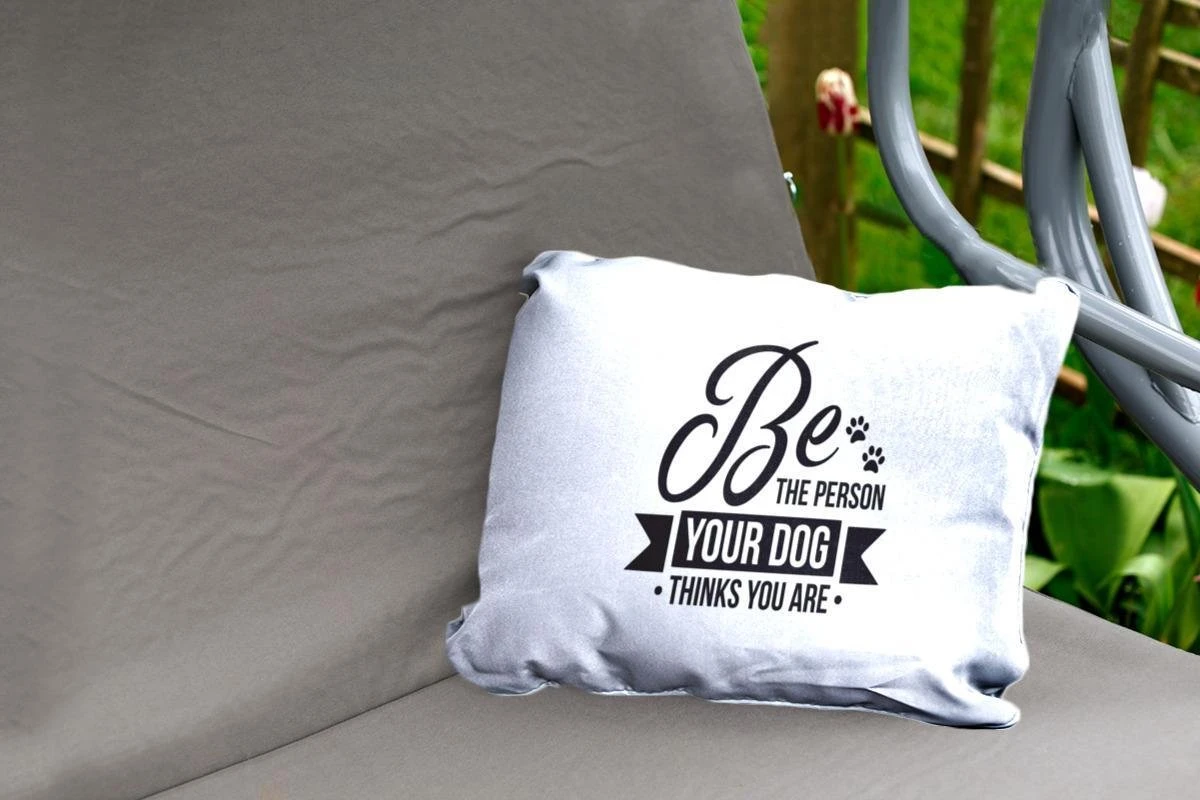 Coussins D'extérieur - Jardin - Citation Chiens Soyez La Personne Que Votre Chien Pense Que Vous êtes Décoration Murale Blanche - 50x30 Cm 2 Coussins D'extérieur - Jardin - Citation Chiens Soyez La Personne Que Votre Chien Pense Que Vous êtes Décoration Murale Blanche - 50x30 Cm – Image 2
