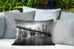 Coussins D'extérieur - Jardin - Pont De Brooklyn Et Skyline De New York En Noir Et Blanc - 60x40 Cm -Jardin Meubles Magasin 1200x800 322