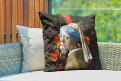 Sierkussen Outdoor - Boucle D'oreille Fille Avec Une Perle - Vermeer - Fleurs - 60x60 Cm - Résistant Aux Intempéries -Jardin Meubles Magasin 1200x800 452