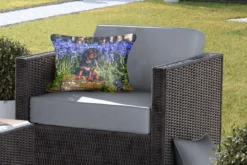 Coussins D'extérieur - Jardin - Un Cavalier King Charles Spaniel Parmi Les Fleurs Bleues - 50x30 Cm -Jardin Meubles Magasin 1200x800 462