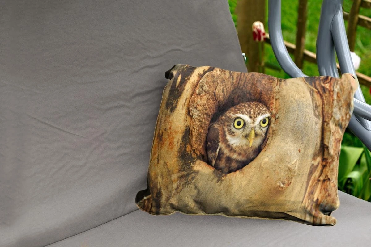Coussins D'extérieur - Jardin - Chouette Marron Regardant Par Un Trou Dans Un Arbre - 60x40 Cm 2 Coussins D'extérieur - Jardin - Chouette Marron Regardant Par Un Trou Dans Un Arbre - 60x40 Cm – Image 2