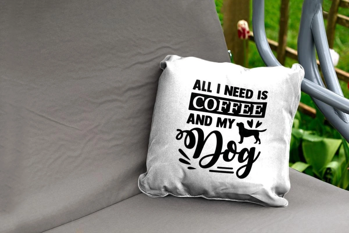 Coussins D'extérieur - Jardin - Citation Tout Ce Dont J'ai Besoin C'est Du Café Et Mon Chien Sur Fond Blanc - 40x40 Cm 2 Coussins D'extérieur - Jardin - Citation Tout Ce Dont J'ai Besoin C'est Du Café Et Mon Chien Sur Fond Blanc - 40x40 Cm – Image 2
