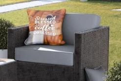 Coussins D'extérieur - Jardin - Citation De Café 'Stressé, Béni Et Obsédé Par Le Café' Avec Un Fond De Café - 45x45 Cm 9 Coussins D'extérieur - Jardin - Citation De Café 'Stressé, Béni Et Obsédé Par Le Café' Avec Un Fond De Café - 45x45 Cm -Jardin Meubles Magasin 1200x800 570