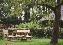 Table De Pique-nique Carrée En Bois De Luxe MaximaVida Tallinn 120 Cm - Plus D'espace Pour Les Jambes -Jardin Meubles Magasin 1200x857 1