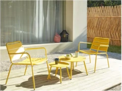 MYLIA Salon De Jardin MIRMANDE En Métal : 2 Fauteuils Empilables Et Tables Extensibles - Jaune L 60 Cm X H 71,5 Cm X P 67,5 Cm