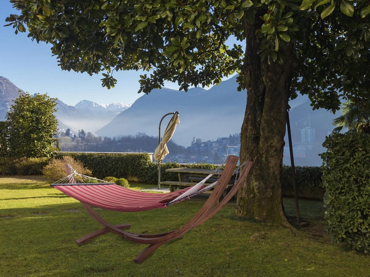 AXI Hawaï Hamac Double XXL - Hamac 2 Personnes En Rouge Avec Support En Bois - Pour L’extérieur Pour Jardin, Terrasse, Balcon 6 AXI Hawaï Hamac Double XXL - Hamac 2 Personnes En Rouge Avec Support En Bois - Pour L’extérieur Pour Jardin, Terrasse, Balcon – Image 6