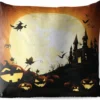 Coussins D'extérieur - Jardin - Une Illustration D'un Château Avec Des Sorcières Et Des Citrouilles Pendant Halloween - 45x45 Cm