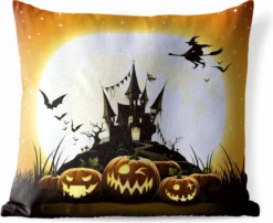 Coussins D'extérieur - Jardin - Une Illustration D'une Sorcière Survolant Un Château Pendant Halloween - 60x60 Cm