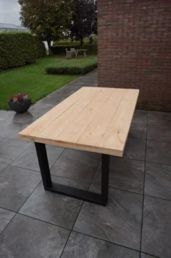 Table à Manger Industrielle Douglas Avec Base En U Noir Mat Pour Une Utilisation Intérieure Et Extérieure -Jardin Meubles Magasin 796x1200 1