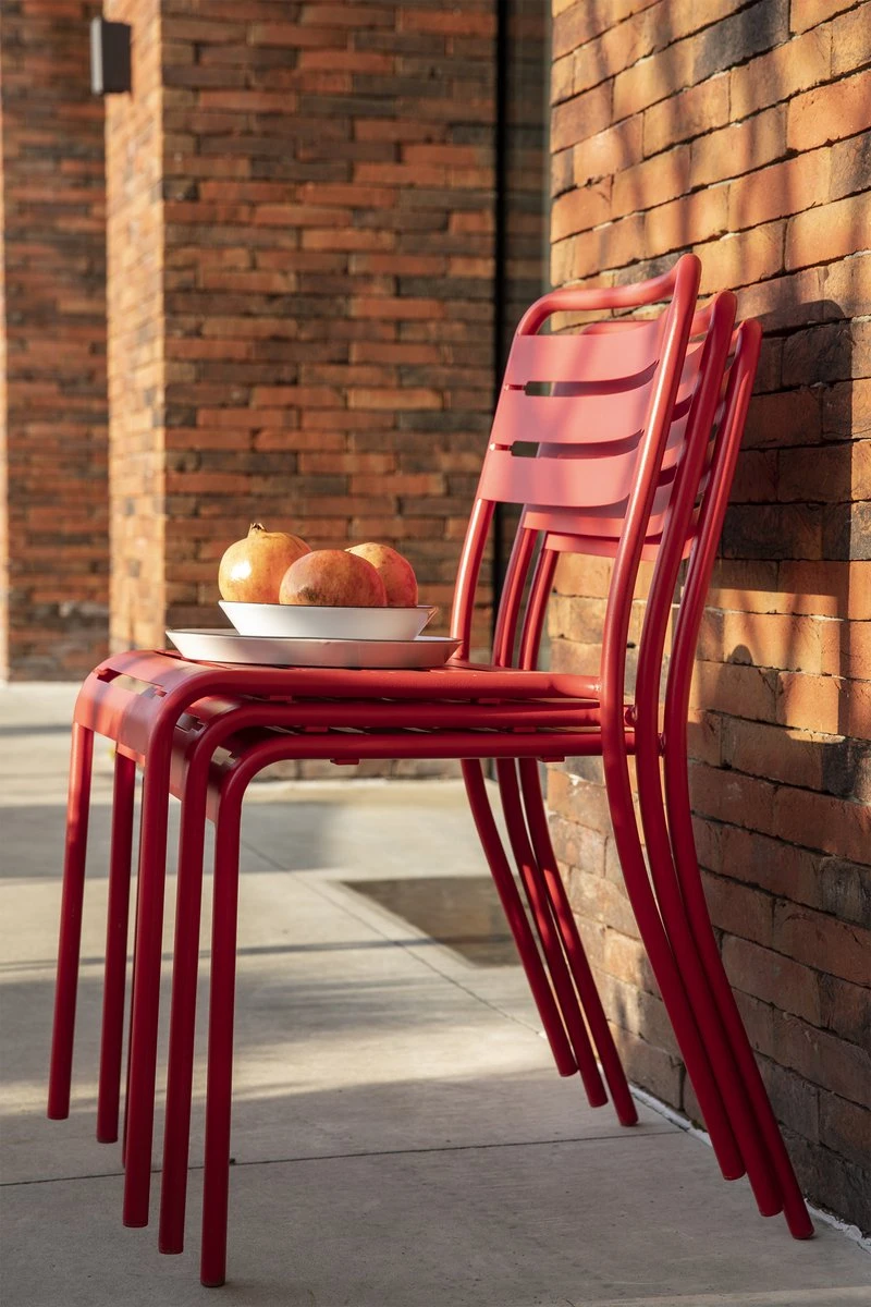 GENERIC - Set De 4 Chaises De Jardin CAFE - 4 X Chaise De Jardin - Empilables - L.52 X L. 44 X H.79 - Acier - Rouge Cerise - Chaises De Patio - Chaises De Salle à Manger - Chaise Empilable 4 GENERIC - Set De 4 Chaises De Jardin CAFE - 4 X Chaise De Jardin - Empilables - L.52 X L. 44 X H.79 - Acier - Rouge Cerise - Chaises De Patio - Chaises De Salle à Manger - Chaise Empilable – Image 4