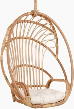 Mica Decorations Fauteuil Suspendu En Rotin Blanca Marron Clair Avec Coussin De Chaise L57 X L 91 X H 114 Cm